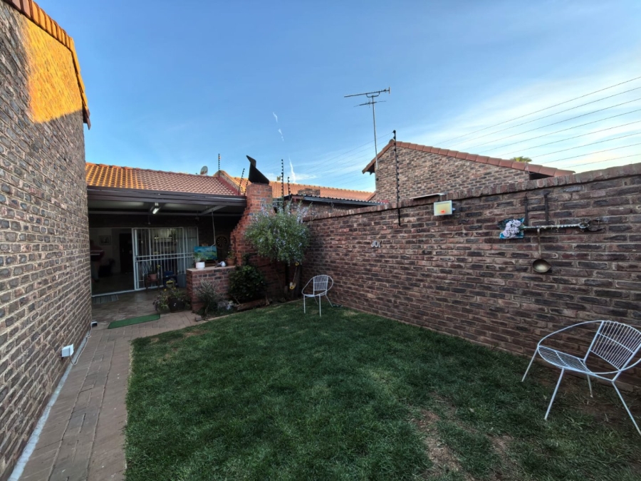3 Bedroom Property for Sale in Rhodesdene Northern Cape